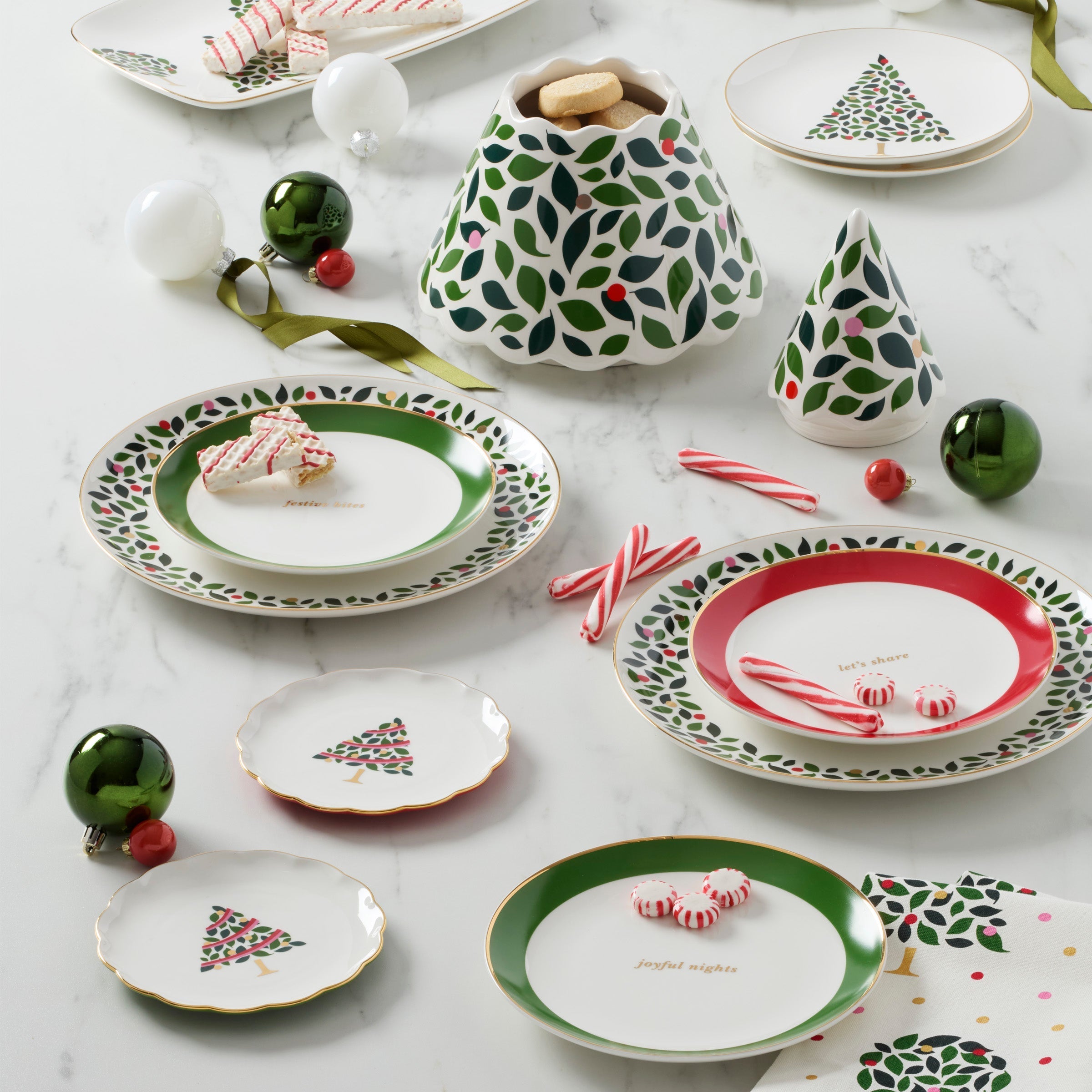 Lenox Heritage Lenox Heritage Evergreen Rim Accent Plates, Set of 4 - Image 2