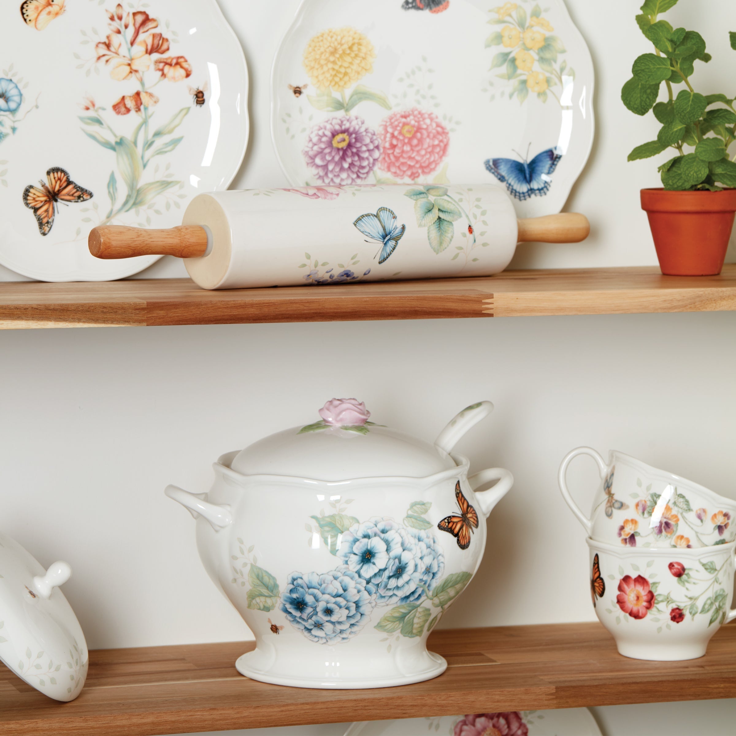 Lenox Heritage Lenox Heritage Butterfly Meadow 2-Piece Tureen & Ladle Set - Image 4