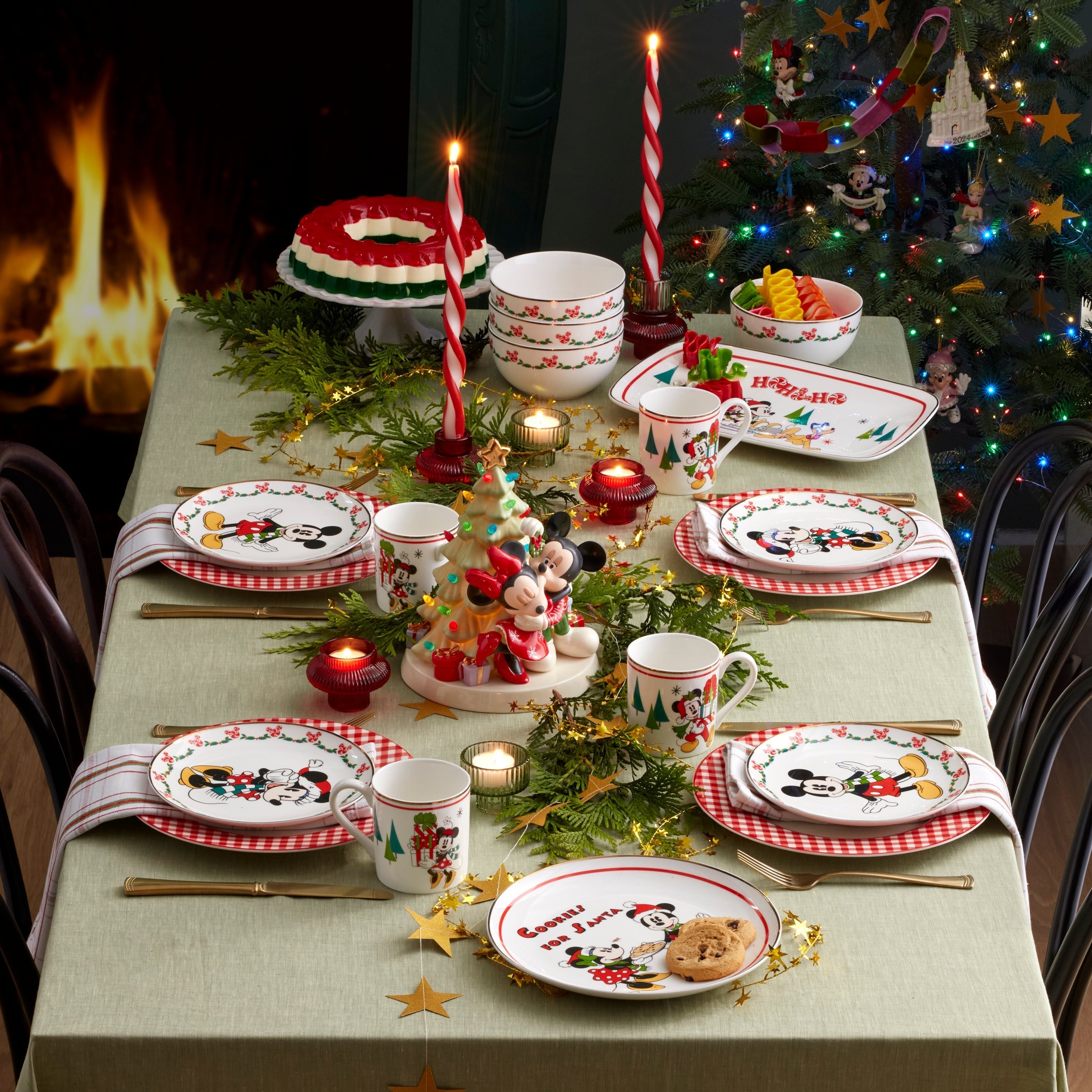 Lenox Heritage Lenox Heritage Disney Holiday 12-Piece Dessert Set - Image 2
