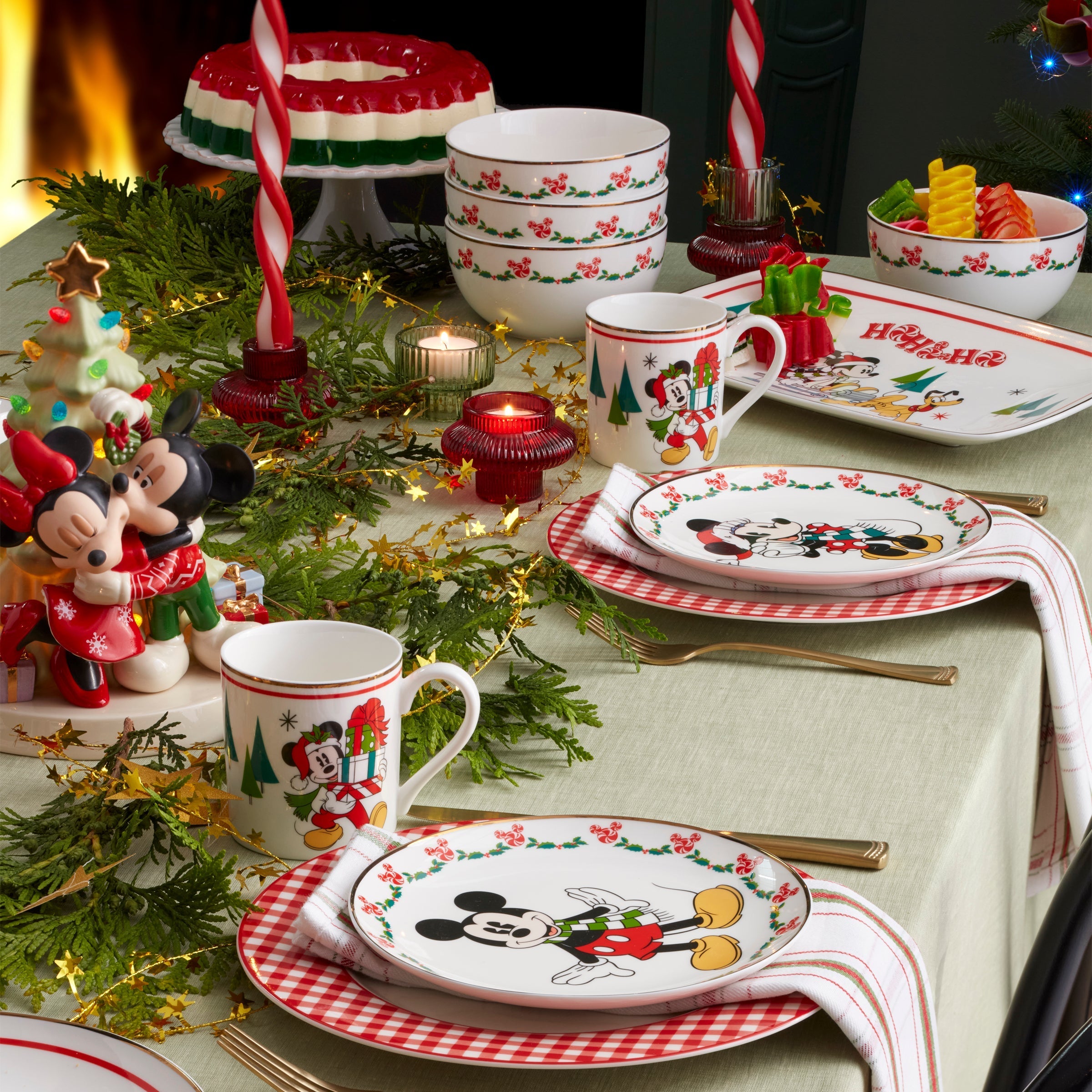 Lenox Heritage Lenox Heritage Disney Holiday 12-Piece Dessert Set - Image 4