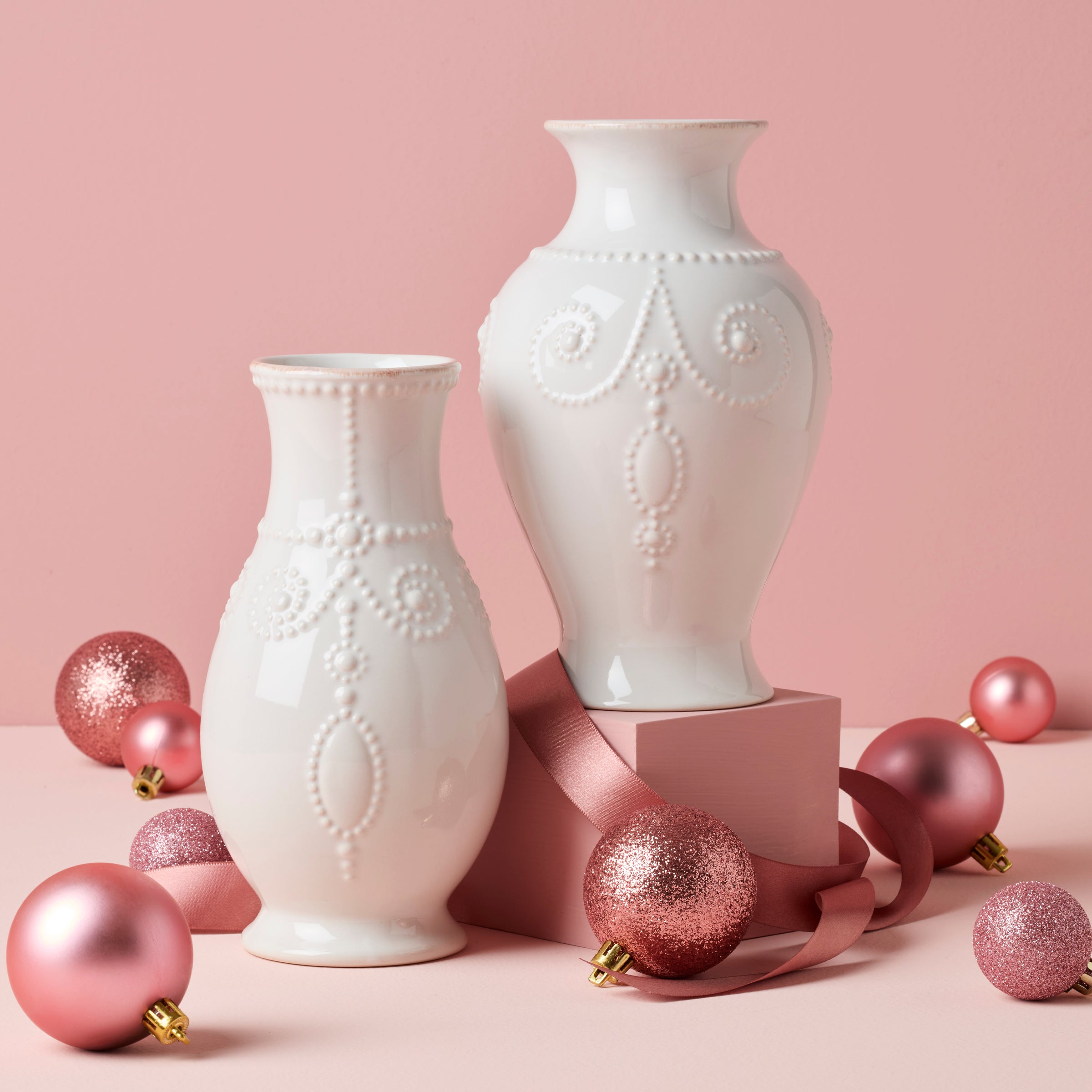 Lenox Heritage Lenox Heritage French Perle White Bouquet Vase - Image 3