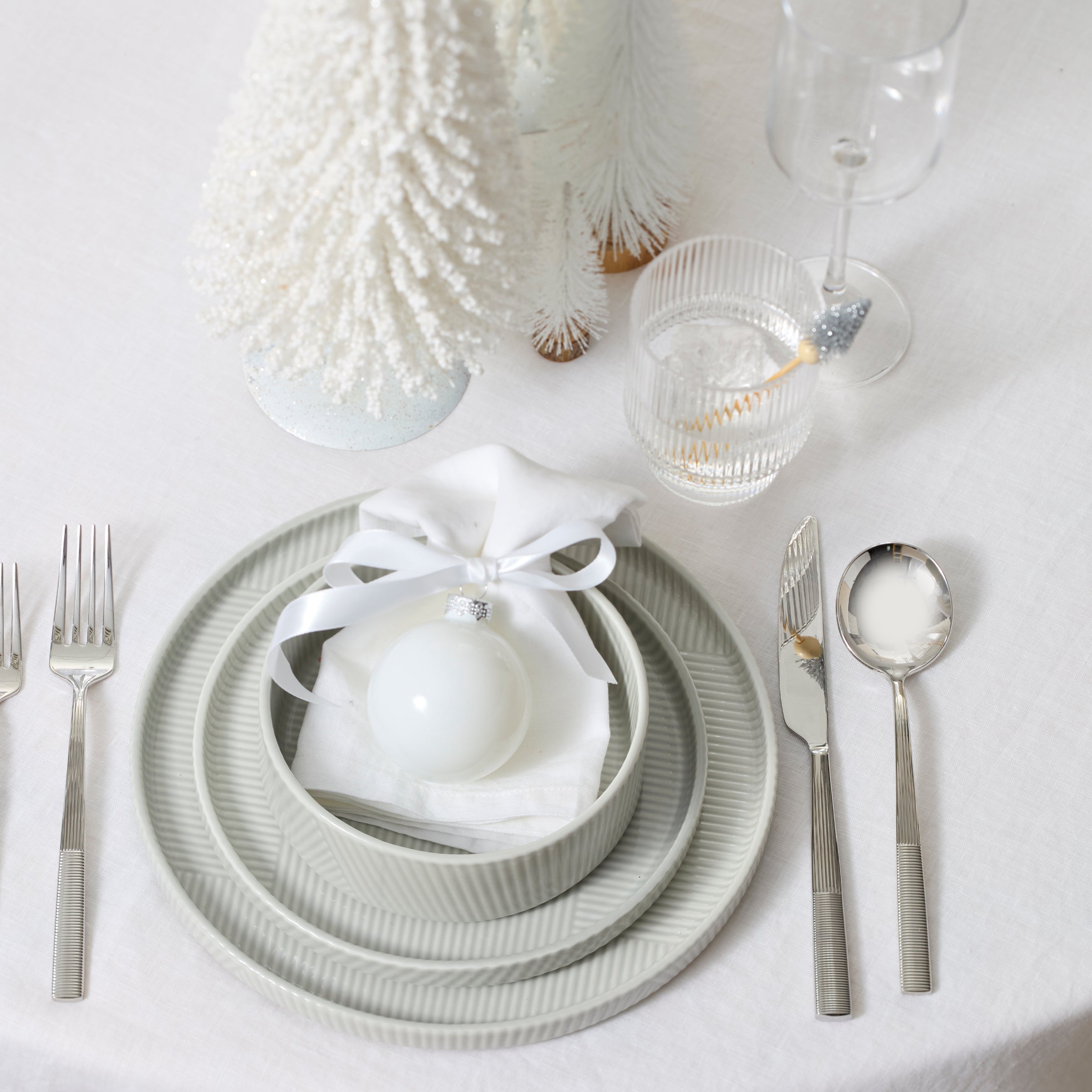 Lenox Heritage Lenox Heritage Modulus 20-Piece Flatware Set - Image 7
