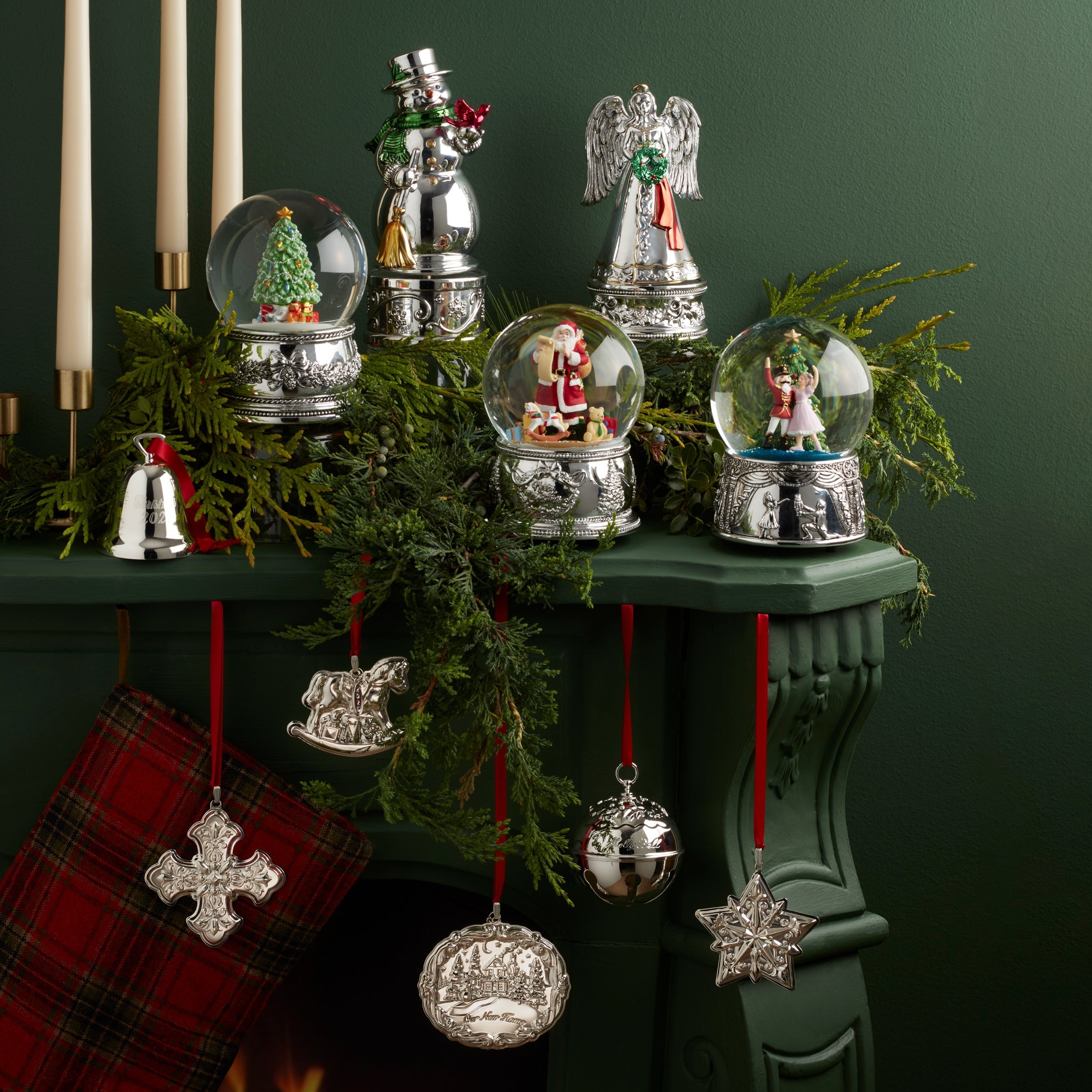 Lenox Heritage Lenox Heritage Winter Traditions Santa Snow Globe - Image 2