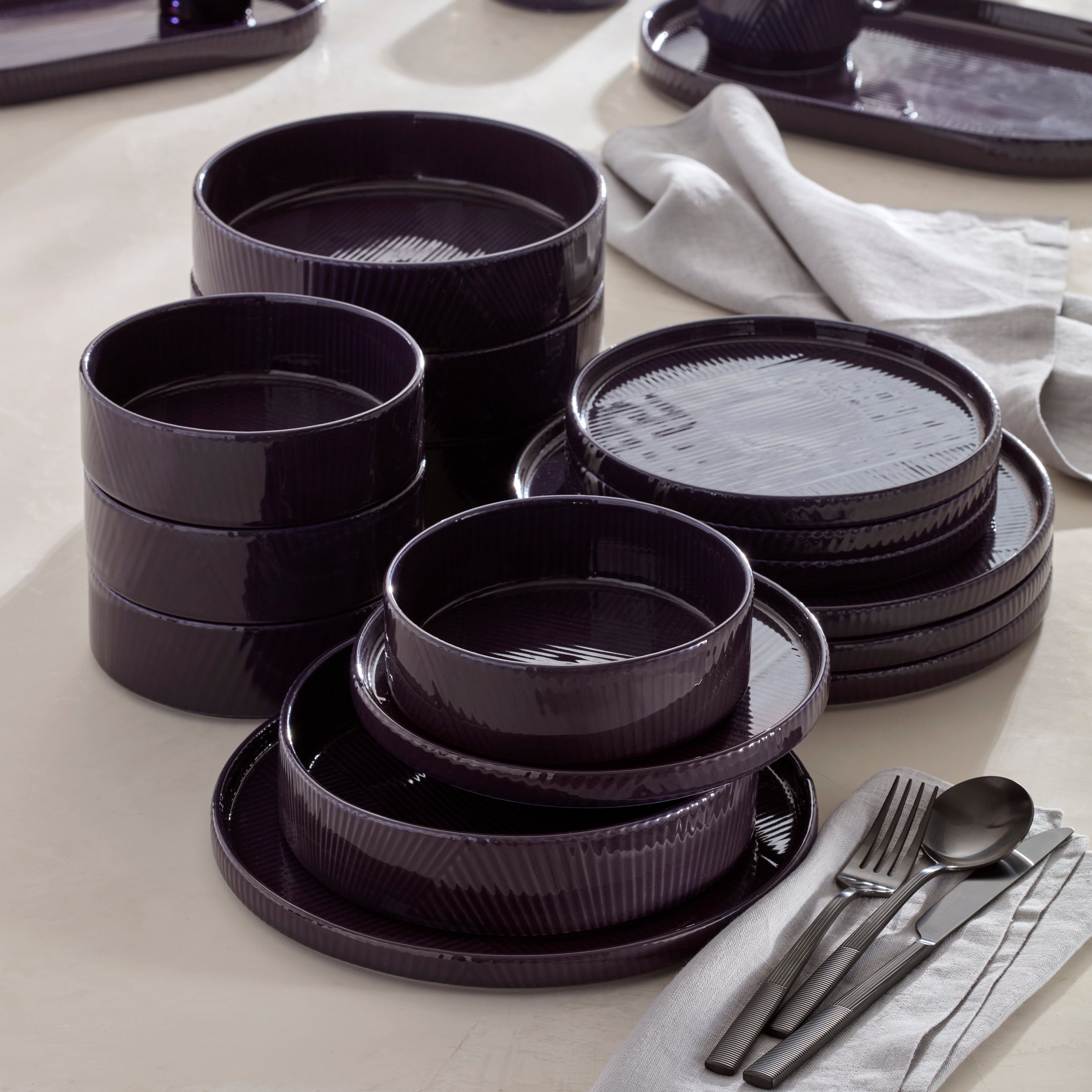 Lenox Heritage Lenox Heritage Modulus Nightshade 16-Piece Dinnerware Set - Image 2