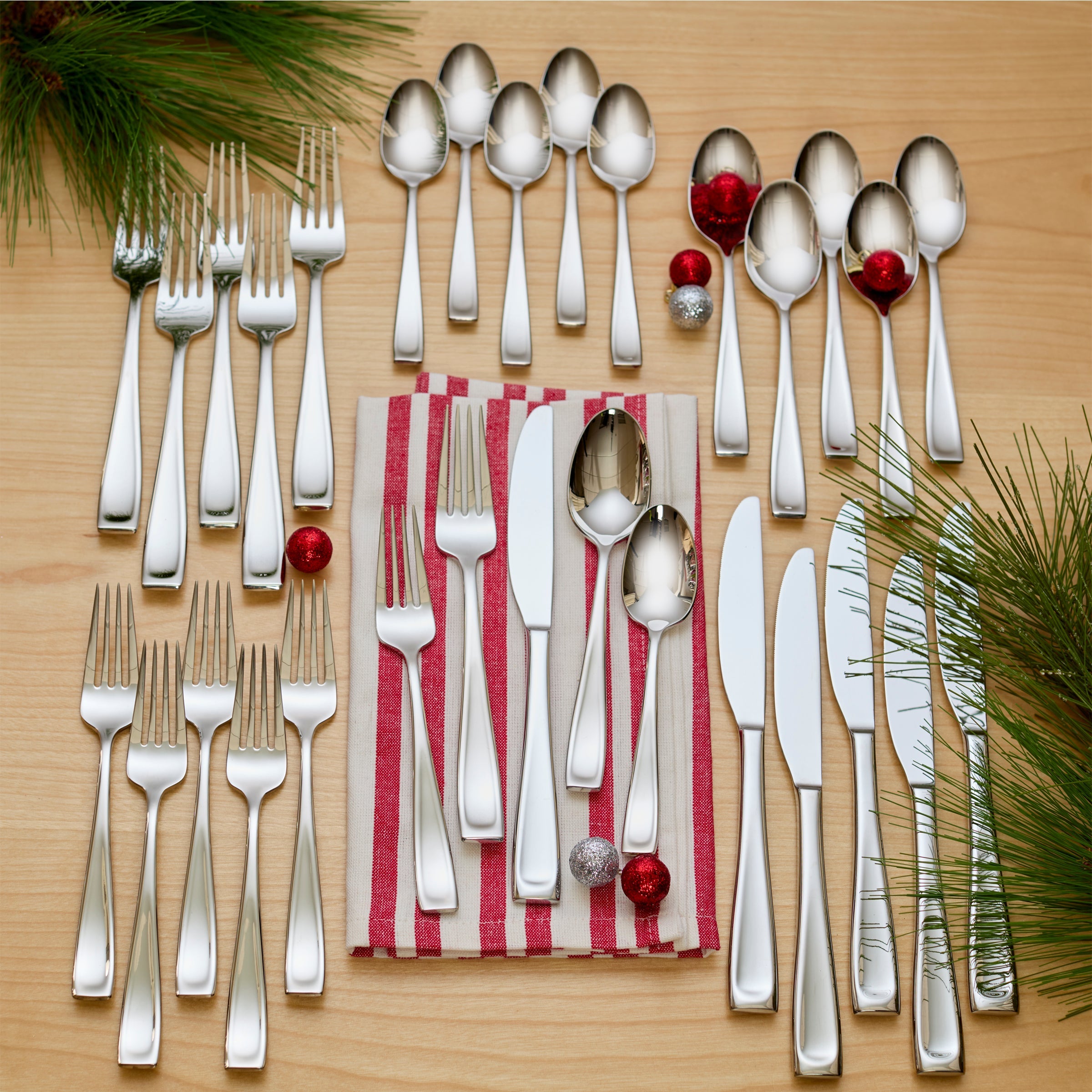 Lenox Heritage Lenox Heritage Moda 75-Piece Flatware Set - Image 3