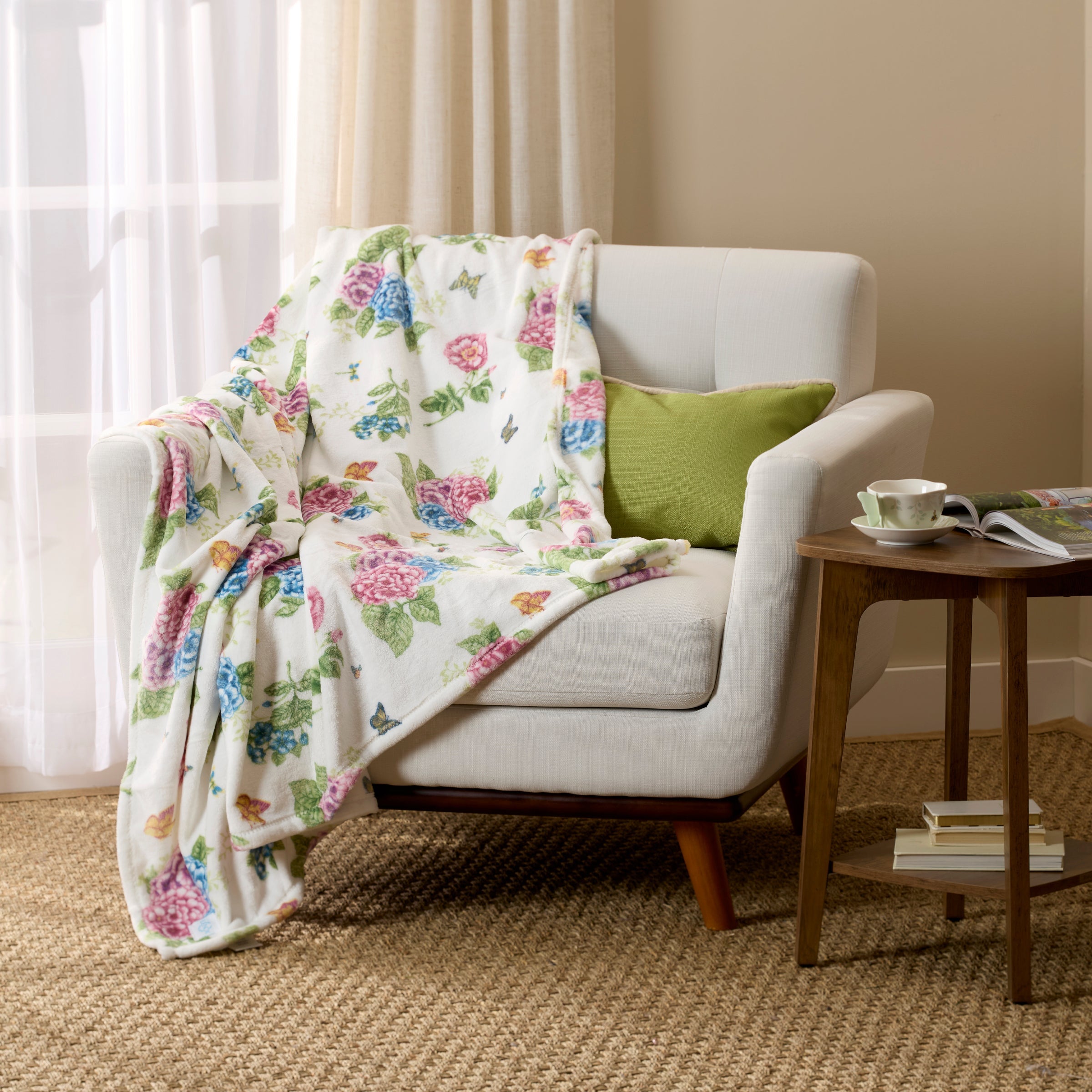 Lenox Heritage Lenox Heritage Butterfly Meadow Hydrangea Throw Blanket
