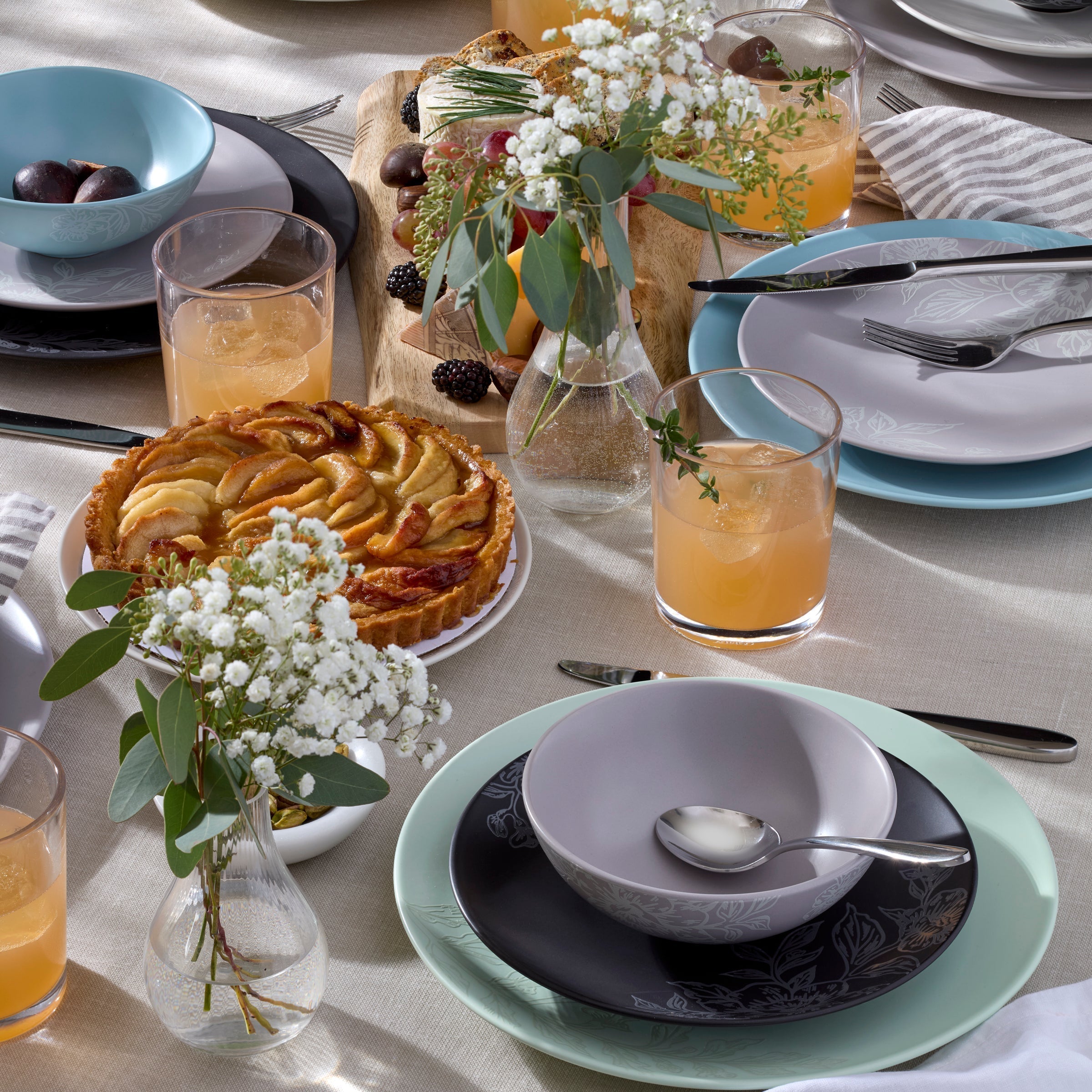 Lenox Heritage Lenox Heritage Roseto Soft Sage 12-Piece Dinnerware Set - Image 8
