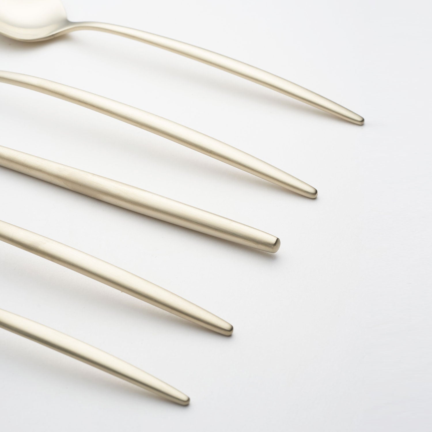 Lenox Heritage Lenox Heritage Gaze Champagne Satin 20-Piece Flatware Set - Image 3