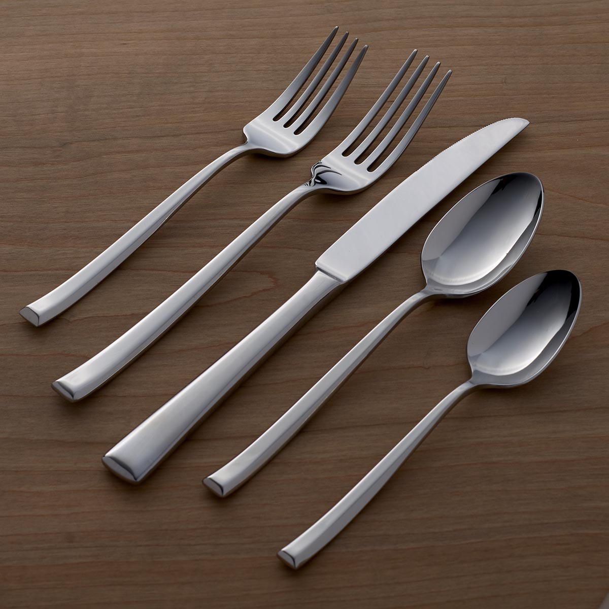 Lenox Heritage Lenox Heritage Pearce 20-Piece Flatware Set - Image 3