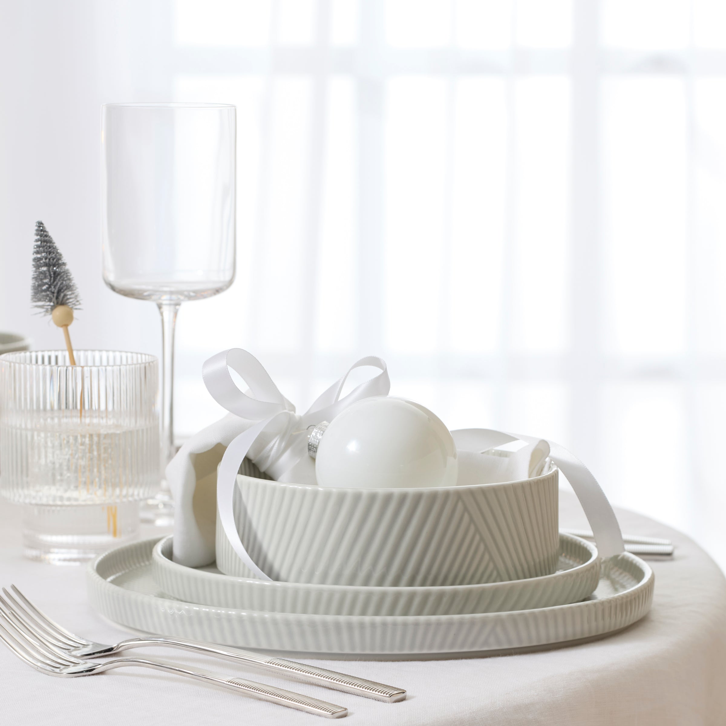 Lenox Heritage Lenox Heritage Modulus Vapor 18-Piece Dinnerware Set - Image 7