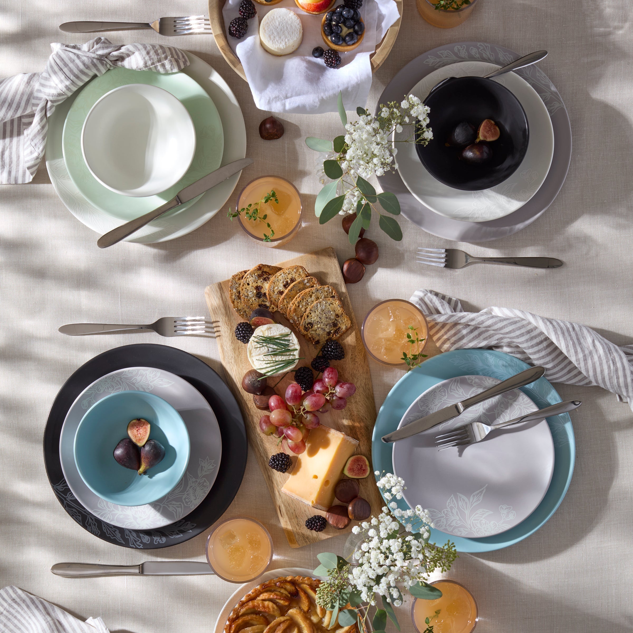 Lenox Heritage Lenox Heritage Roseto White 12-Piece Dinnerware Set - Image 7