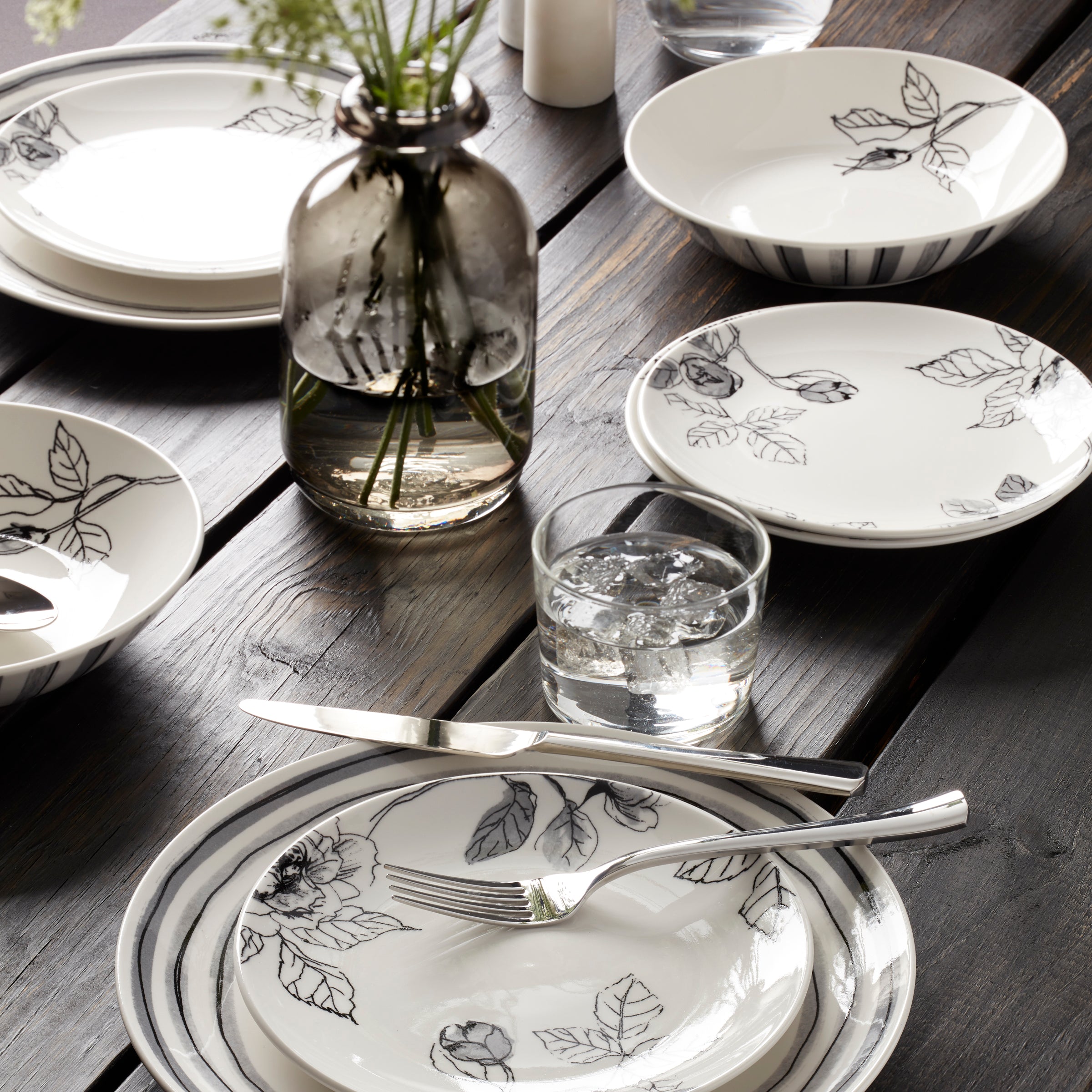 Lenox Heritage Lenox Heritage Sketchbook 12-Piece Dinnerware Set - Image 4
