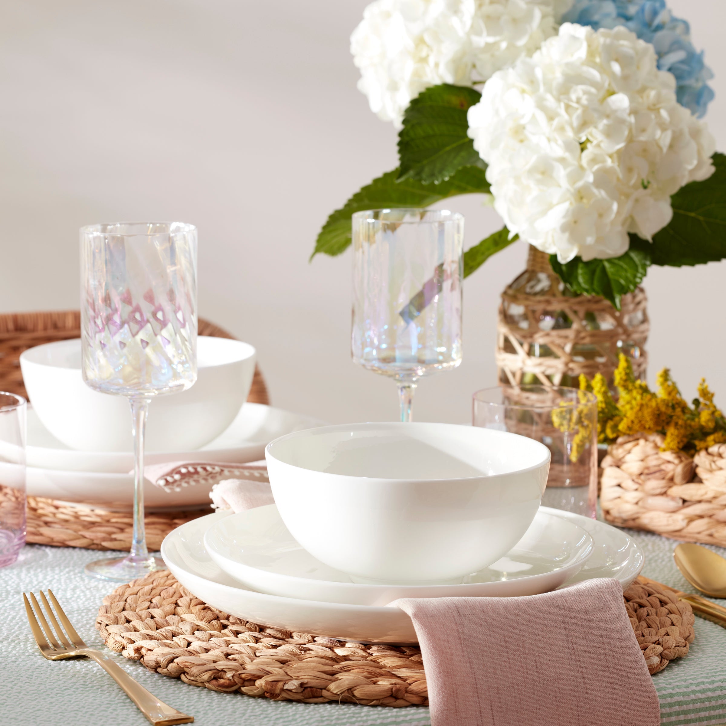Lenox Heritage Lenox Heritage Studio 1414 Coupe 16-Piece Dinnerware Set - Image 5