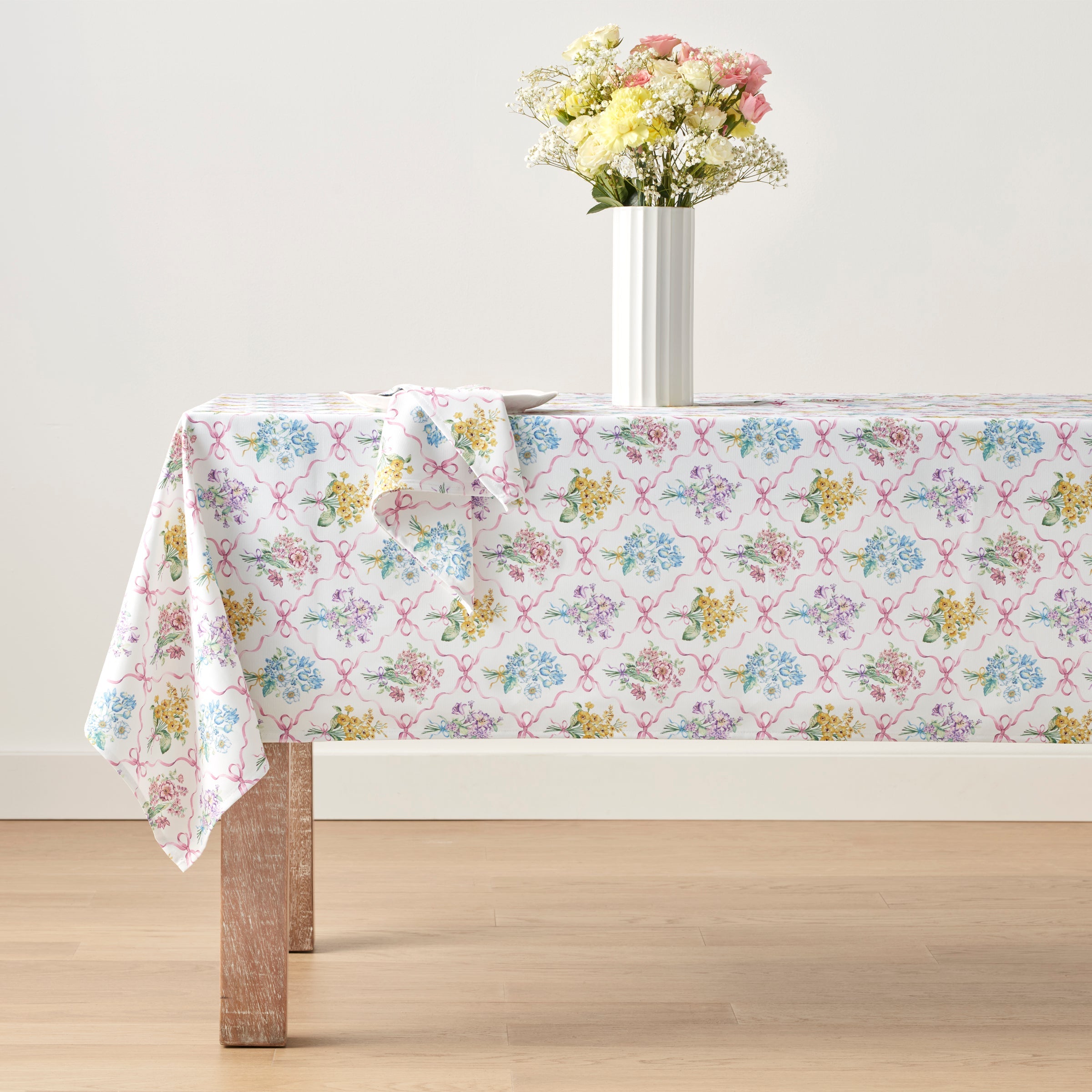 Lenox Heritage Lenox Heritage Bouquet Ribbon 60x120 Tablecloth - Image 2
