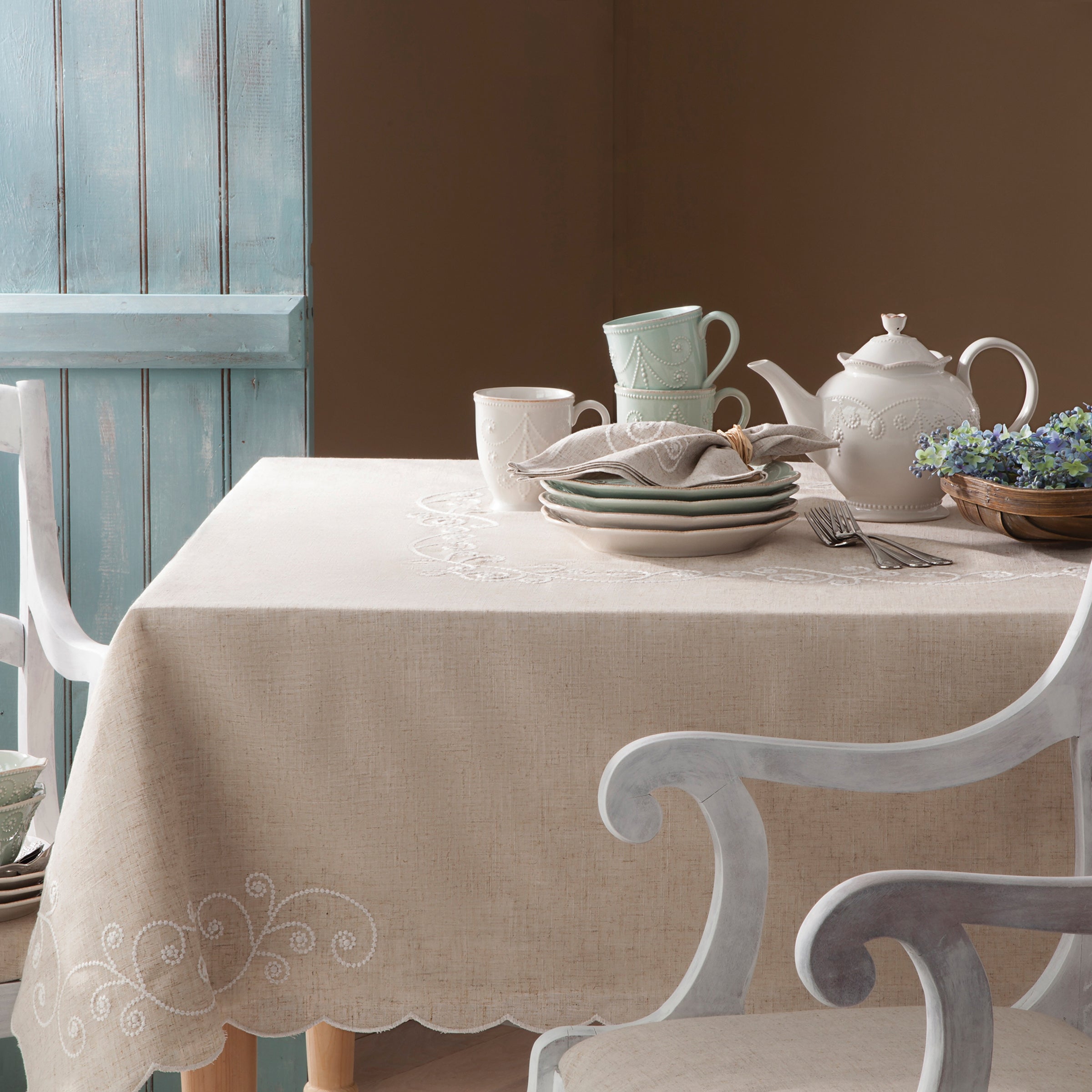 Lenox Heritage Lenox Heritage French Perle Linen 60x102 Tablecloth