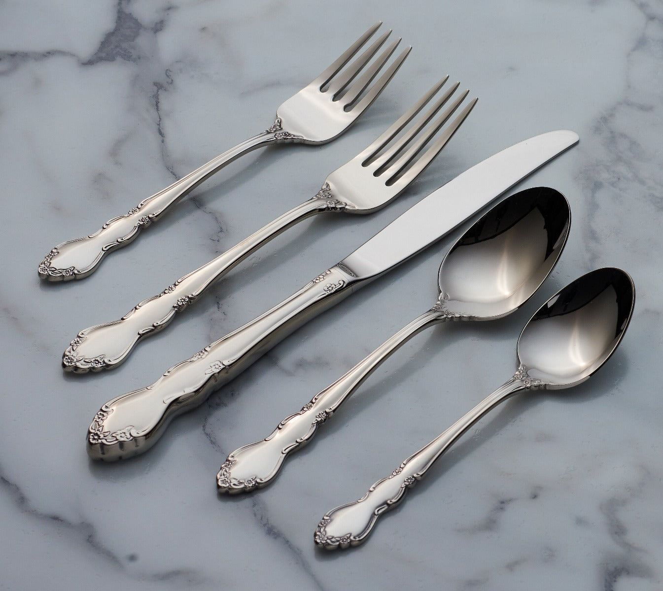 Lenox Heritage Lenox Heritage Dover 20-Piece Flatware Set - Image 3