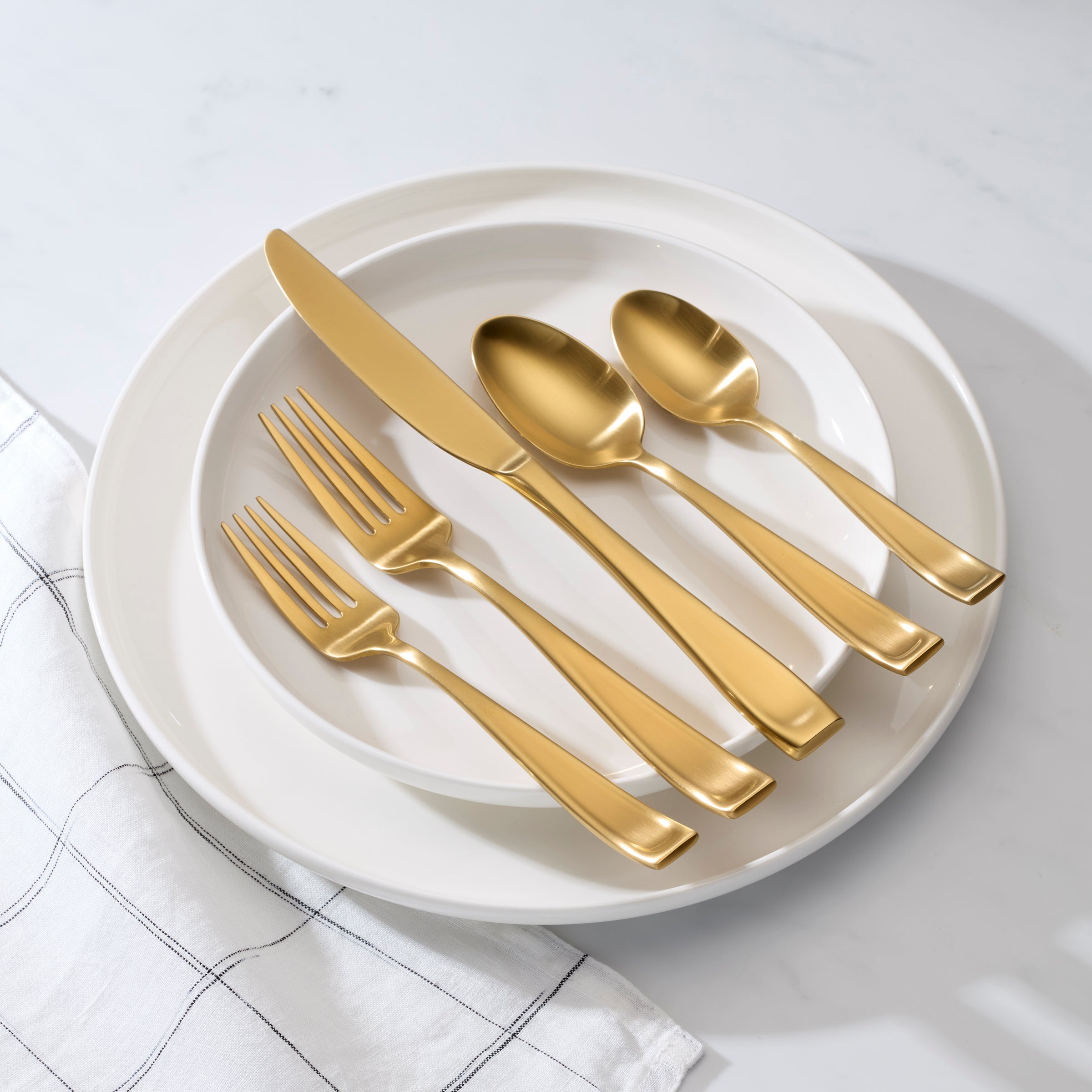 Lenox Heritage Lenox Heritage Moda Gold Satin 20-Piece Flatware Set - Image 4