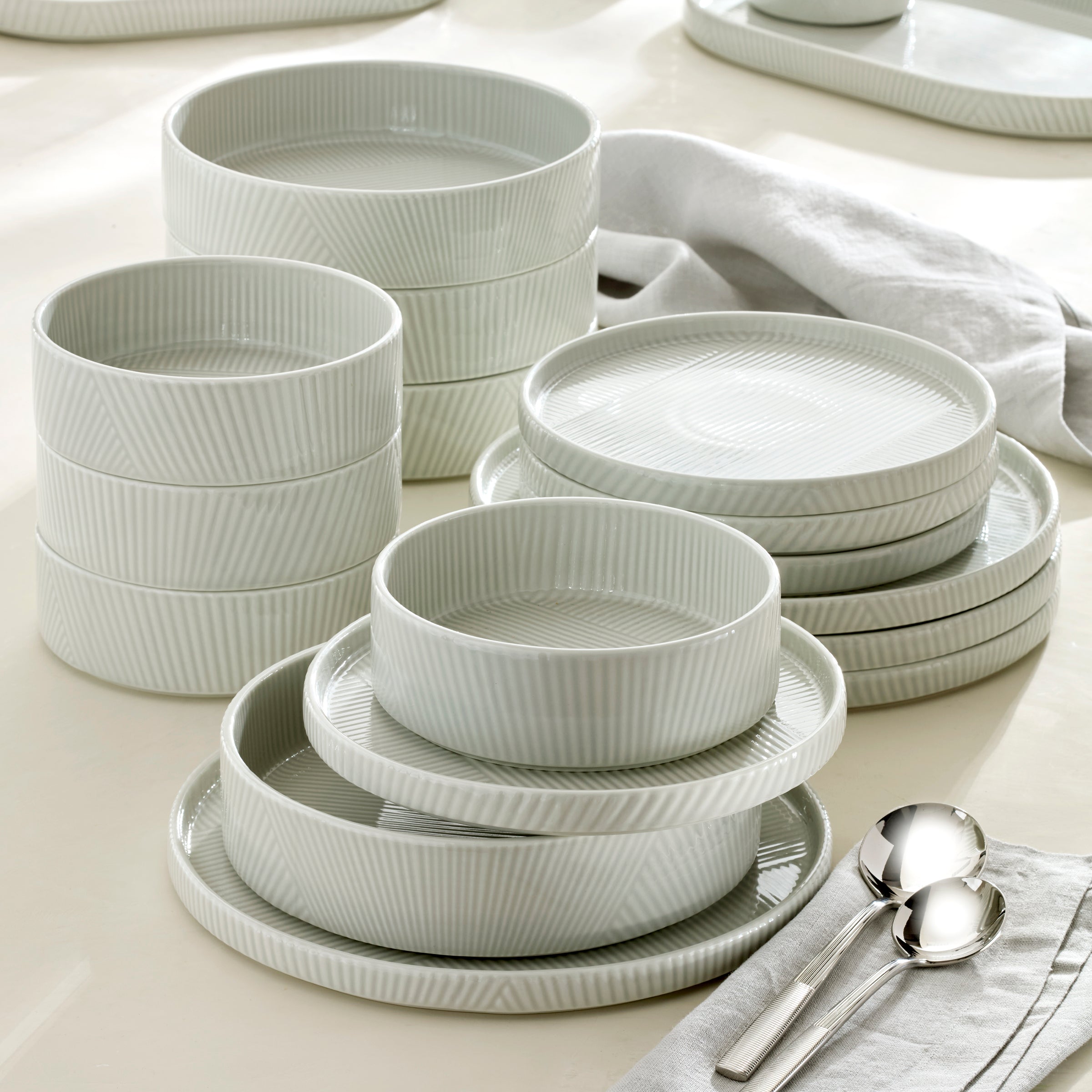 Lenox Heritage Lenox Heritage Modulus Vapor 16-Piece Dinnerware Set