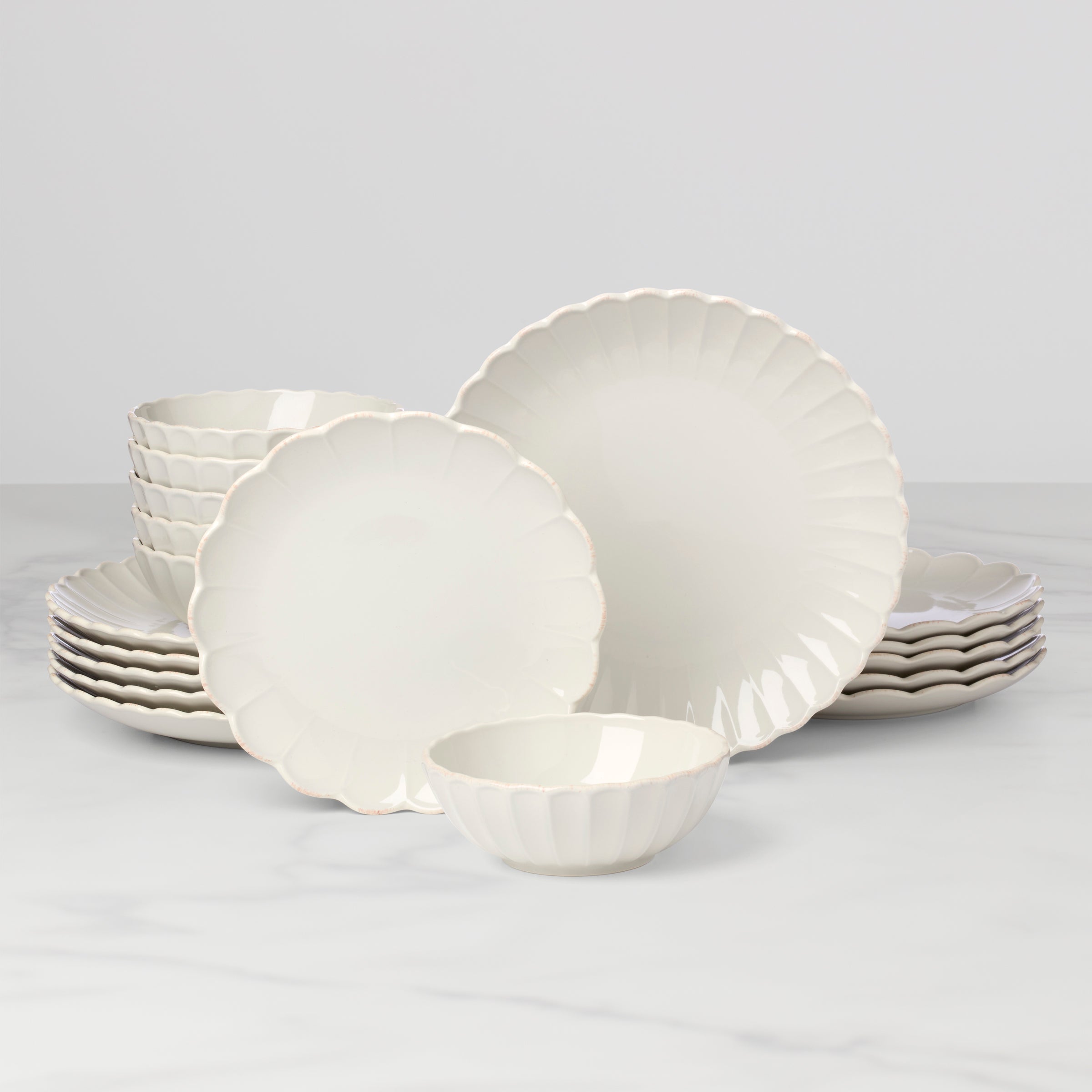 Lenox Heritage Lenox Heritage French Perle Scallop White 18-Piece Dinnerware Set