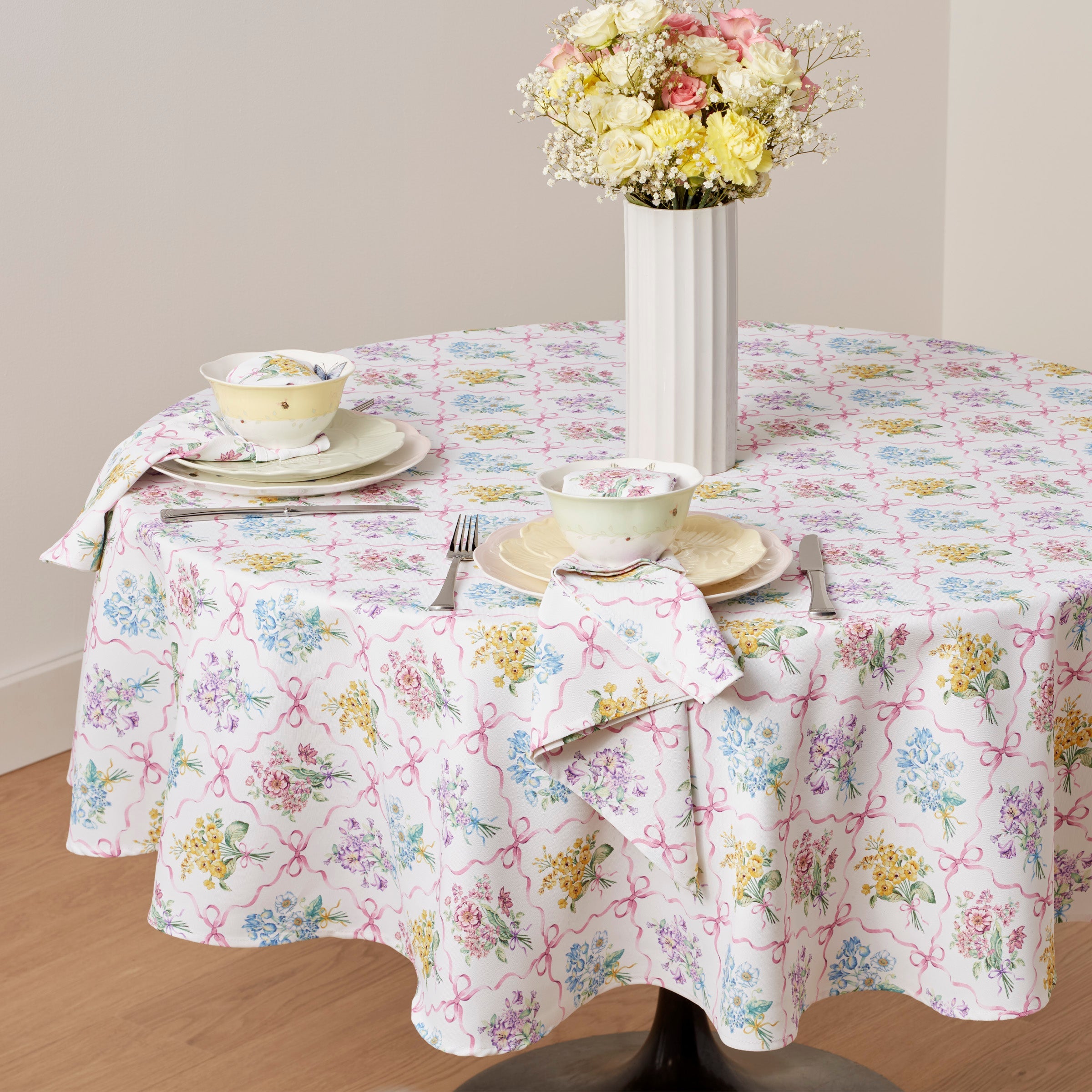 Lenox Heritage Lenox Heritage Bouquet Ribbon 70x70 Round Tablecloth - Image 2