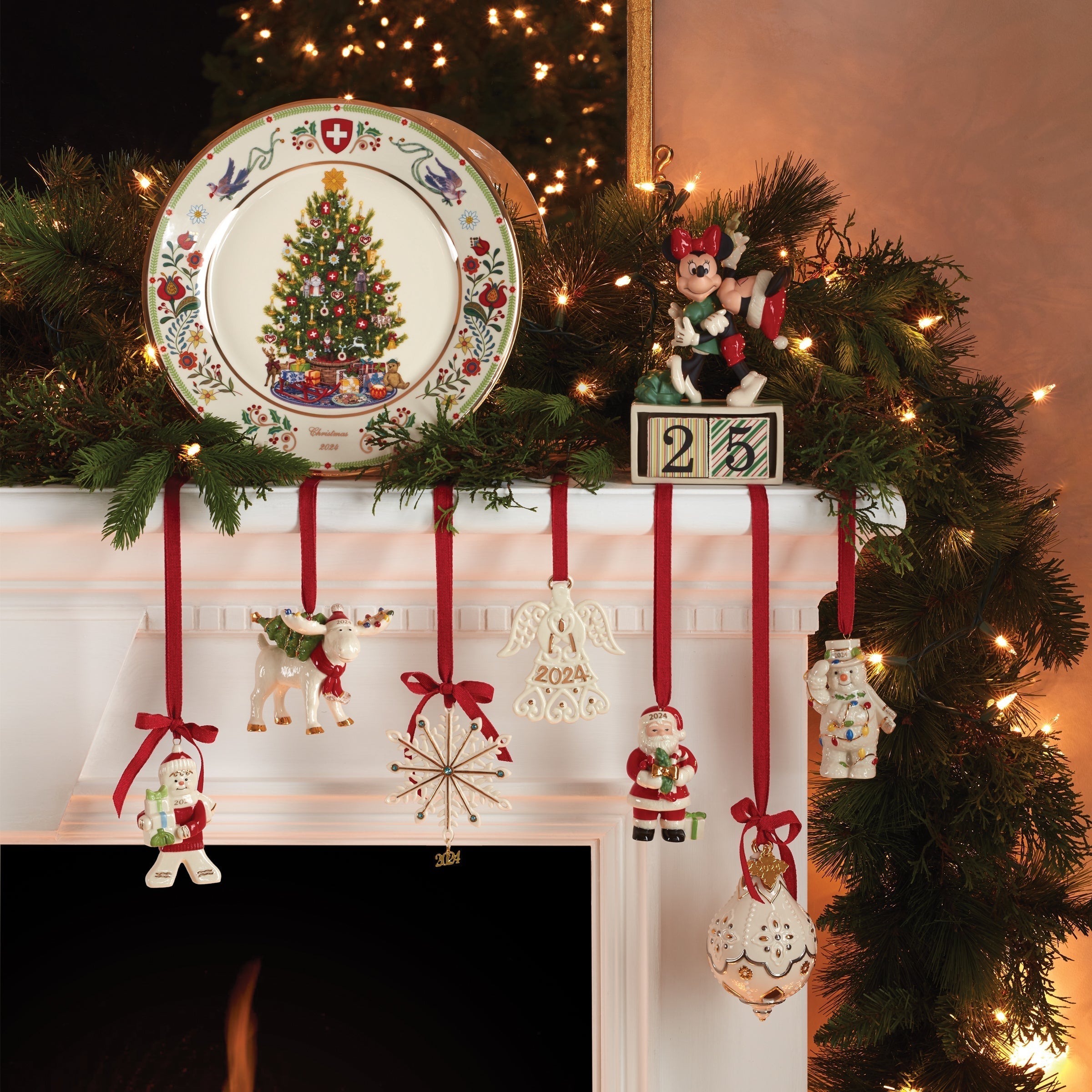 Lenox Heritage Lenox Heritage Mickey & Minnie Countdown to Christmas Figurine - Image 2