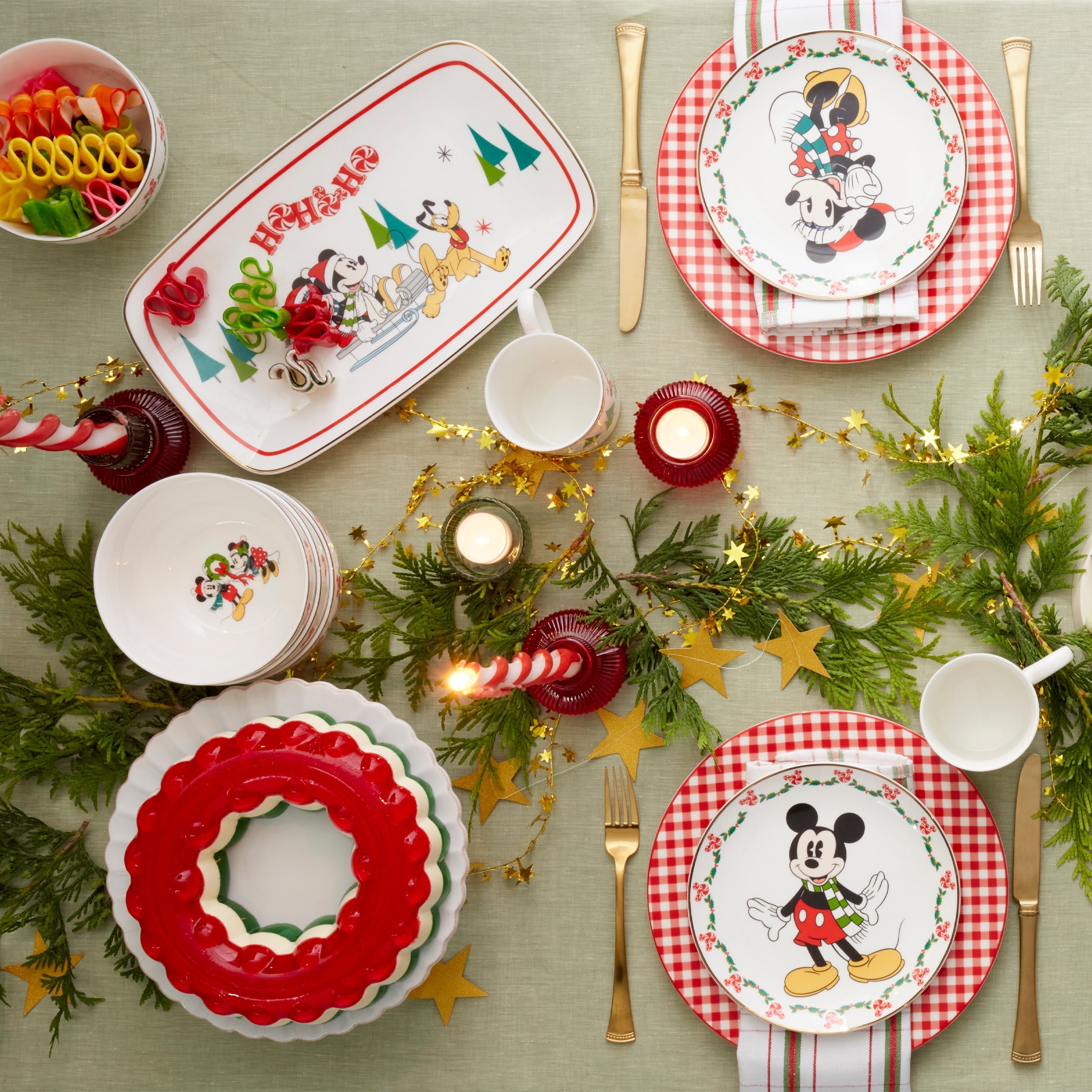 Lenox Heritage Lenox Heritage Disney Holiday 12-Piece Dessert Set - Image 7