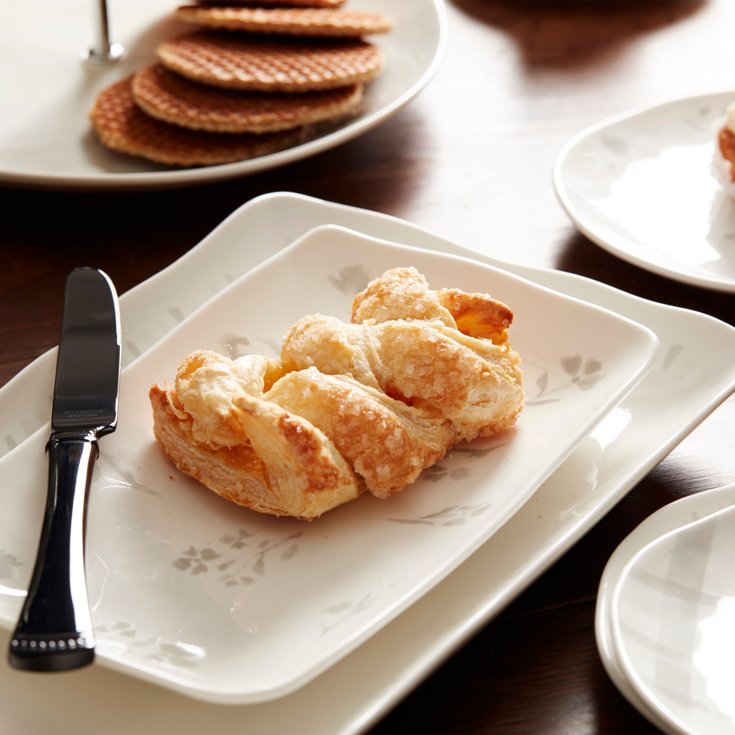 Lenox Heritage Lenox Heritage Oyster Bay 2-Piece Nesting Serving Platters - Image 3