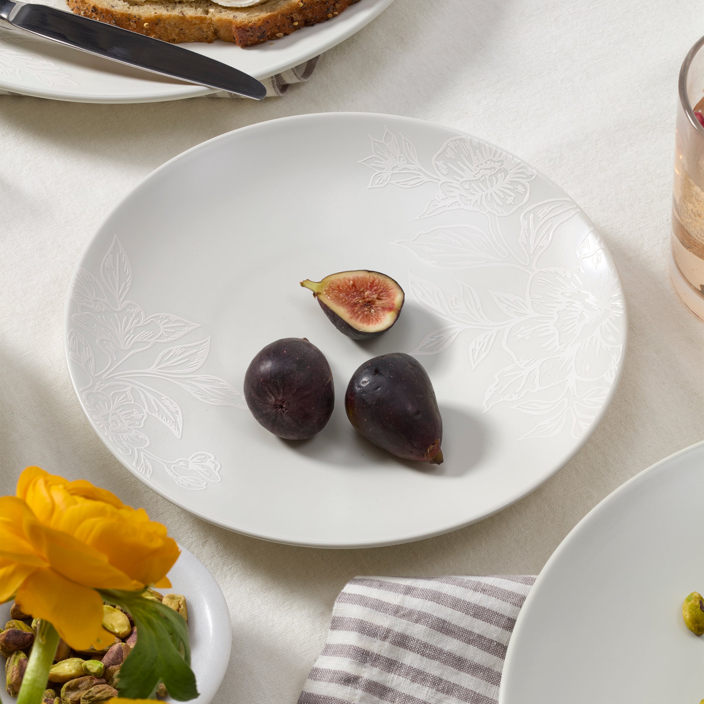 Lenox Heritage Lenox Heritage Roseto White 12-Piece Dinnerware Set - Image 5
